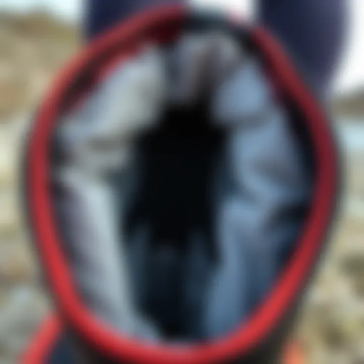 Illustration of the interior lining of a 7mm wetsuit boot emphasizing insulation.